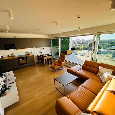 Brno City Center Apartment With Parking And A Big Terrace Exteriör bild