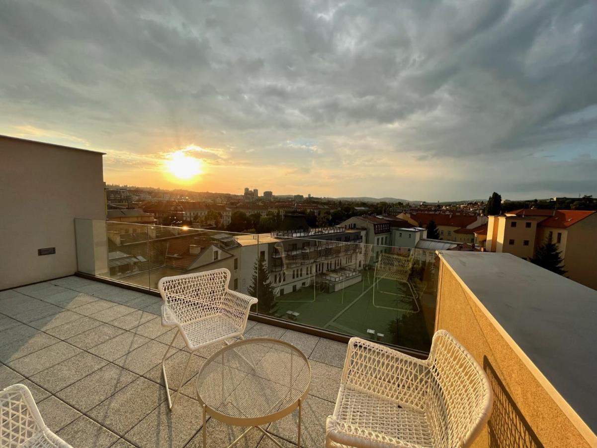 Brno City Center Apartment With Parking And A Big Terrace Exteriör bild