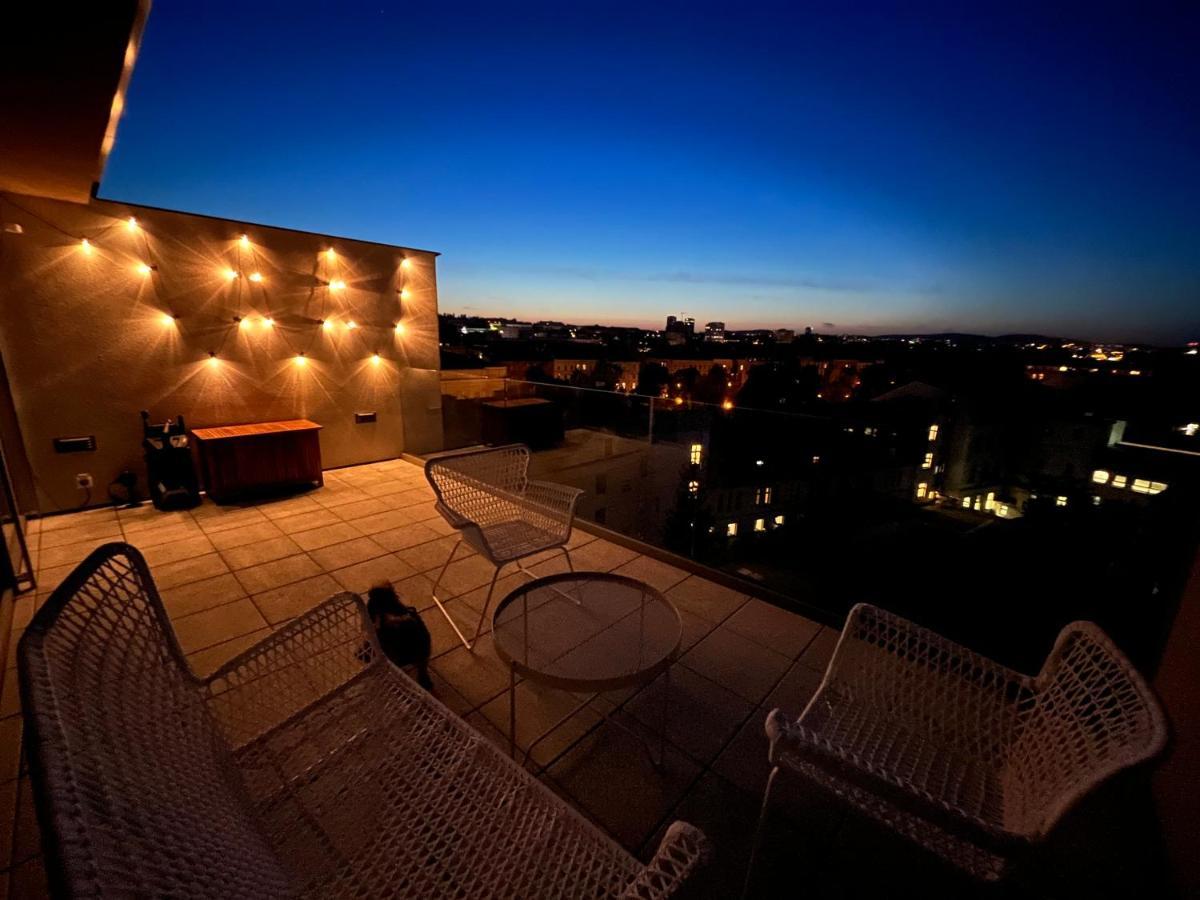 Brno City Center Apartment With Parking And A Big Terrace Exteriör bild
